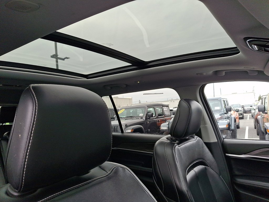 Used 2021 Jeep Grand Cherokee L Limited image 13