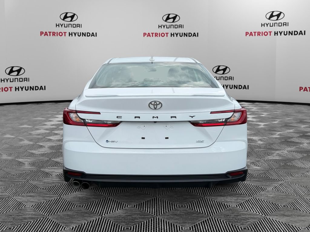 Used 2025 Toyota Camry SE FWD image 4