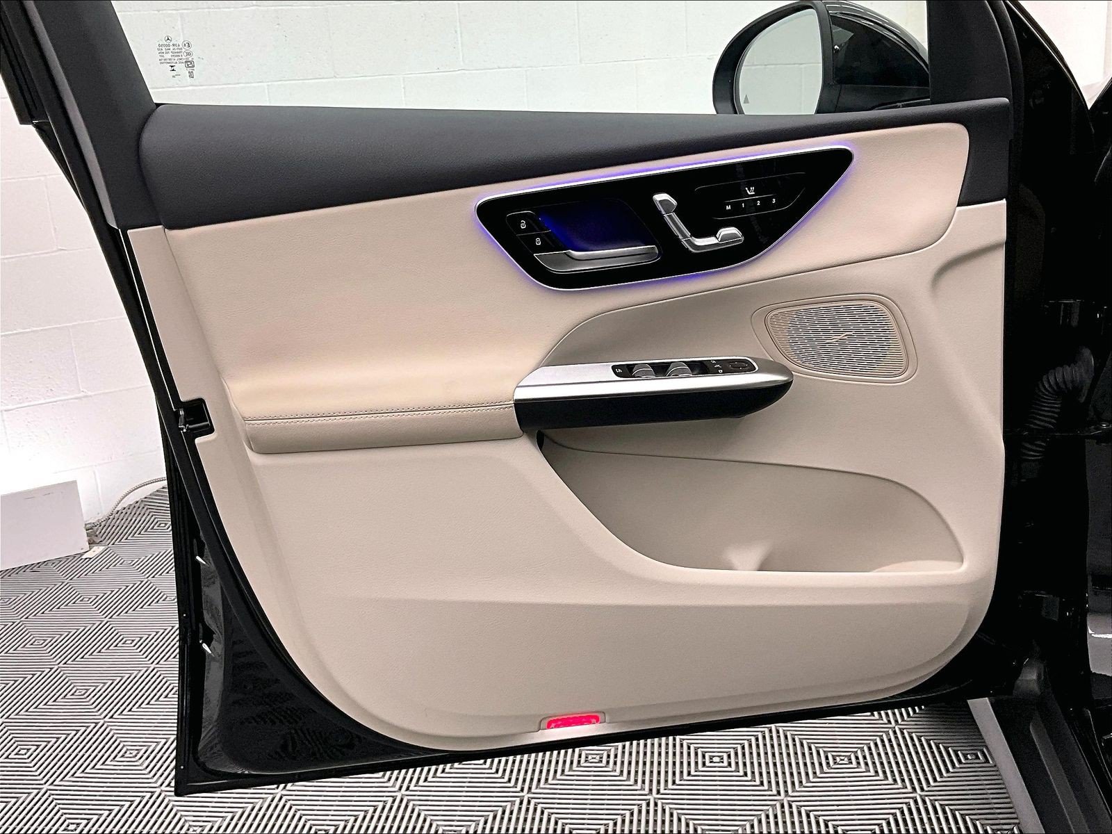 Certified 2025 Mercedes-Benz GLC 350e 4MATIC image 24