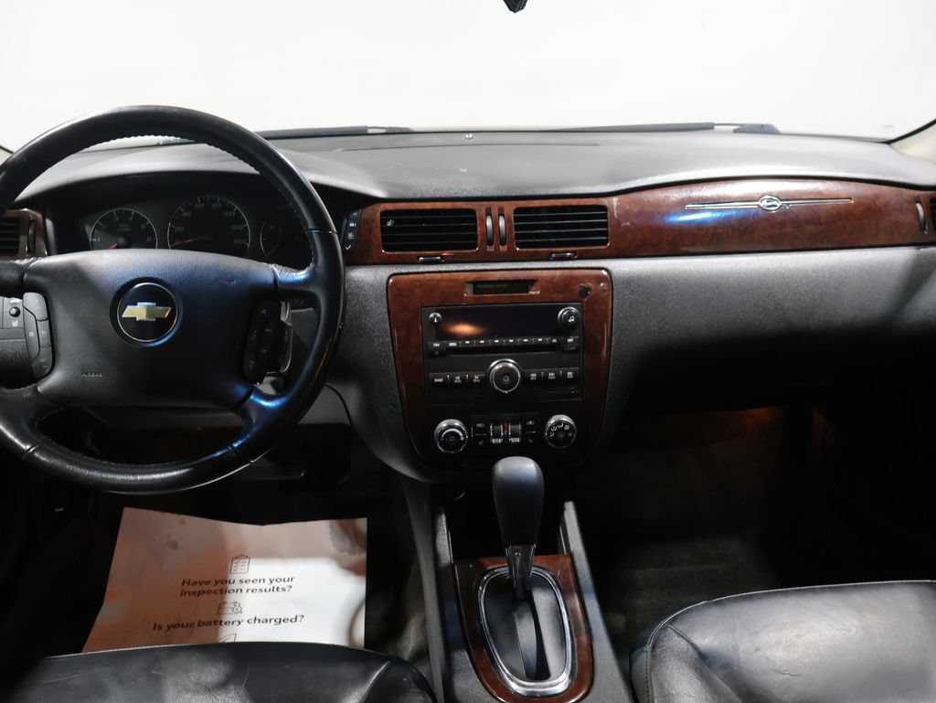 Used 2011 Chevrolet Impala LT w/ Luxury Edition Package FWD image 6