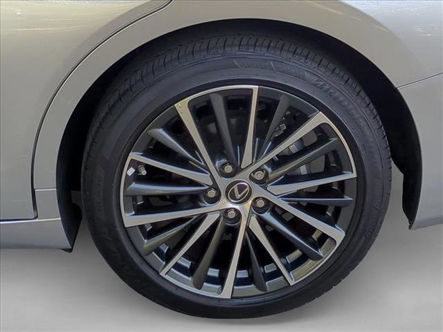 Used 2025 Lexus ES 300h w/ Premium Package image 25