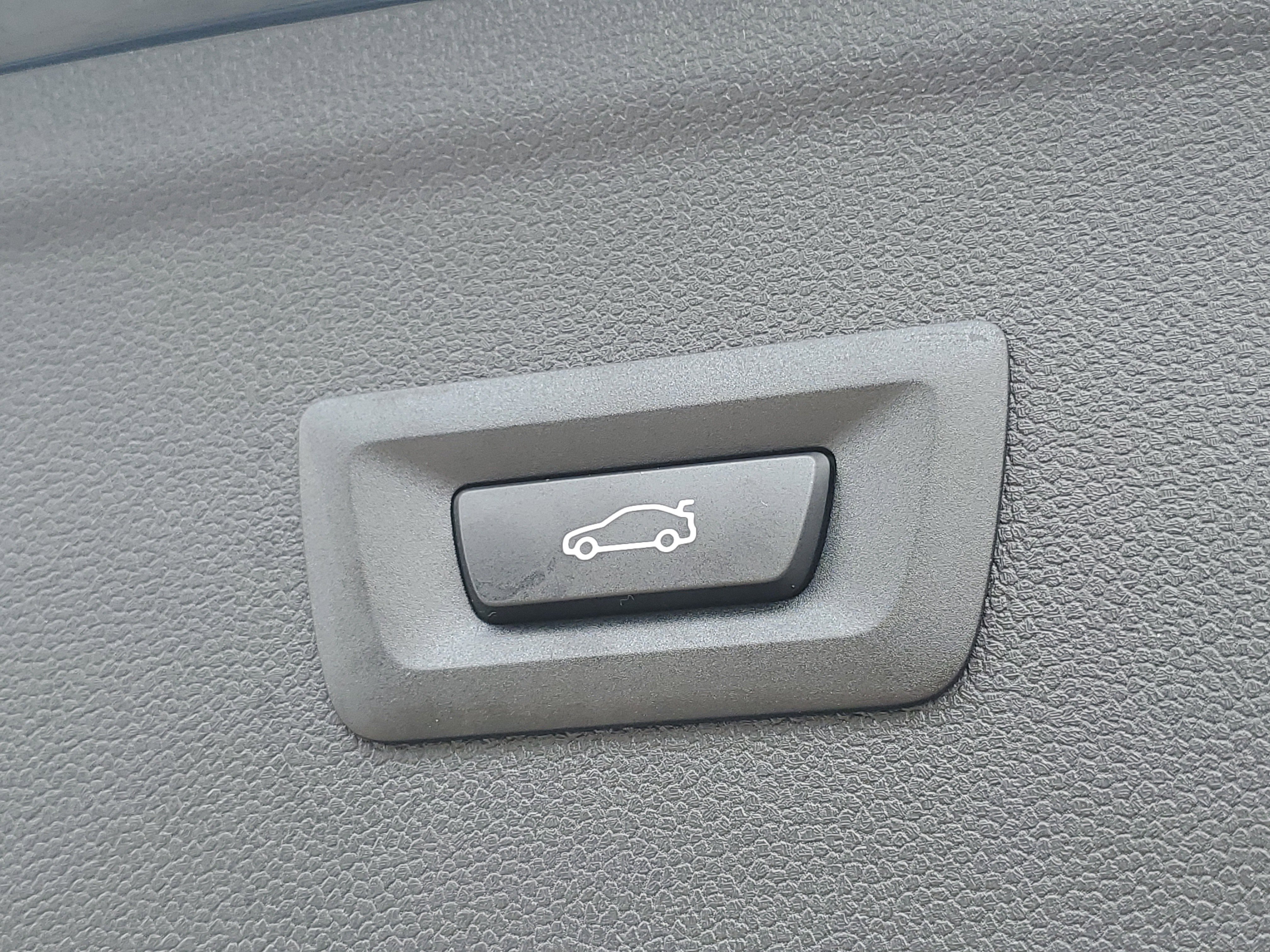 New 2026 BMW iX xDrive60 w/ M Sport Package image 26