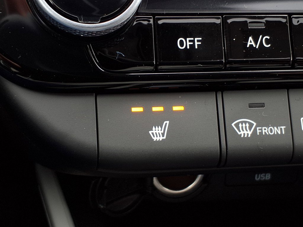 Certified 2025 Hyundai Elantra Limited image 9