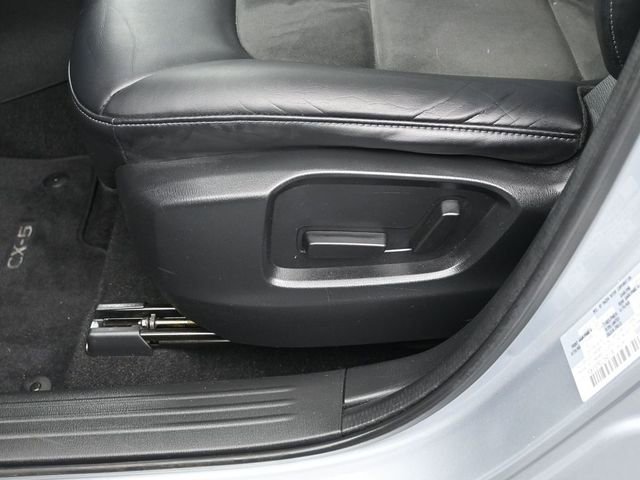 Used 2020 MAZDA CX-5 Touring image 16