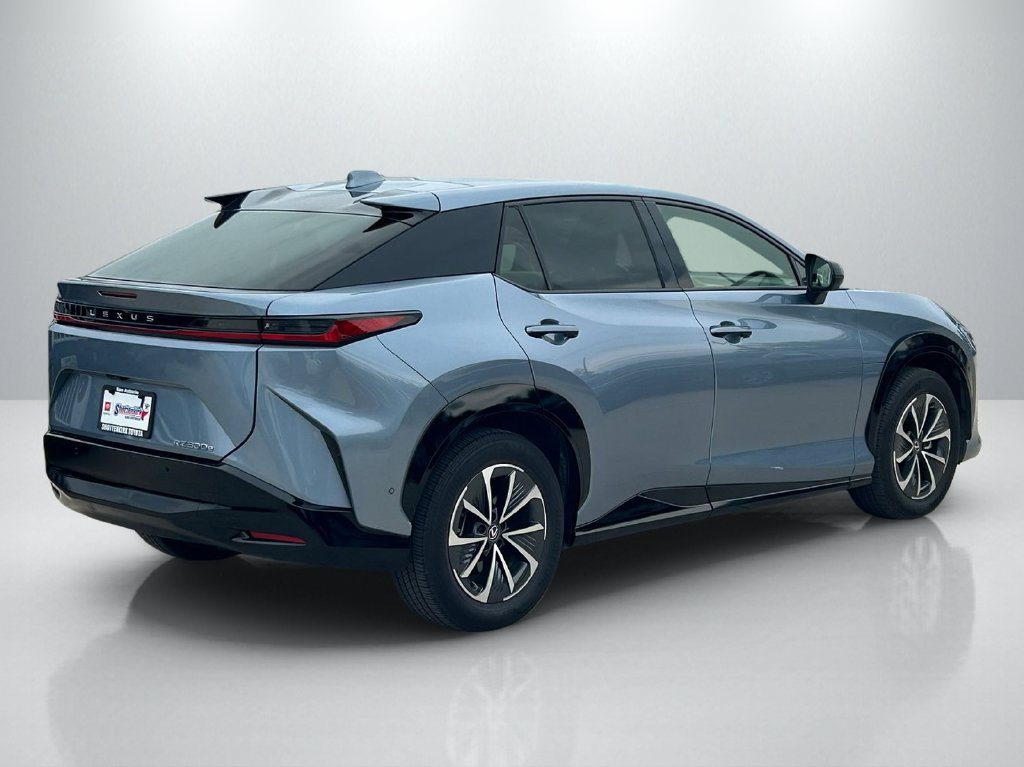 Used 2024 Lexus RZ 300e Premium FWD image 5