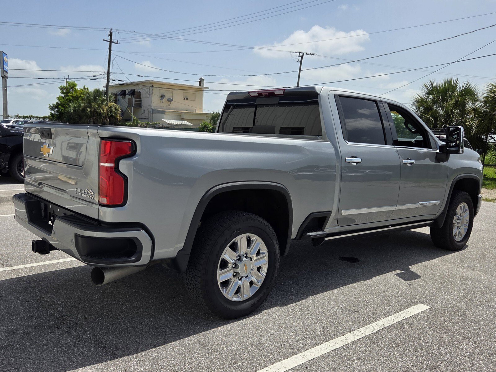Used 2024 Chevrolet Silverado 2500 High Country w/ Technology Package AWD/4WD image 5
