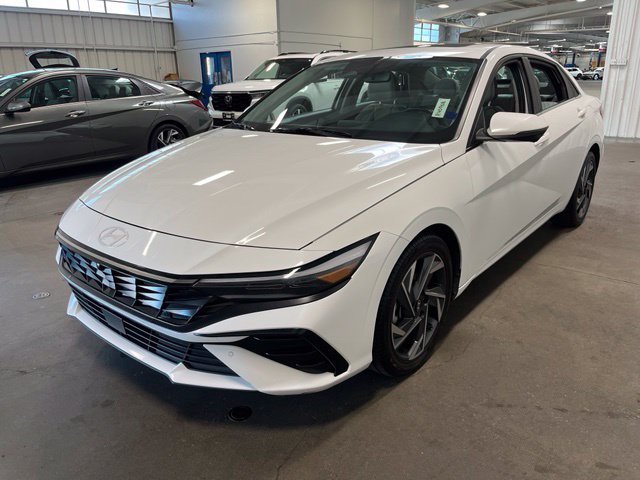 Used 2024 Hyundai Elantra Limited FWD image 7