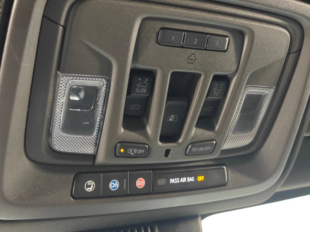 Used 2023 GMC Sierra 1500 Denali w/ Denali Reserve Package AWD/4WD image 11