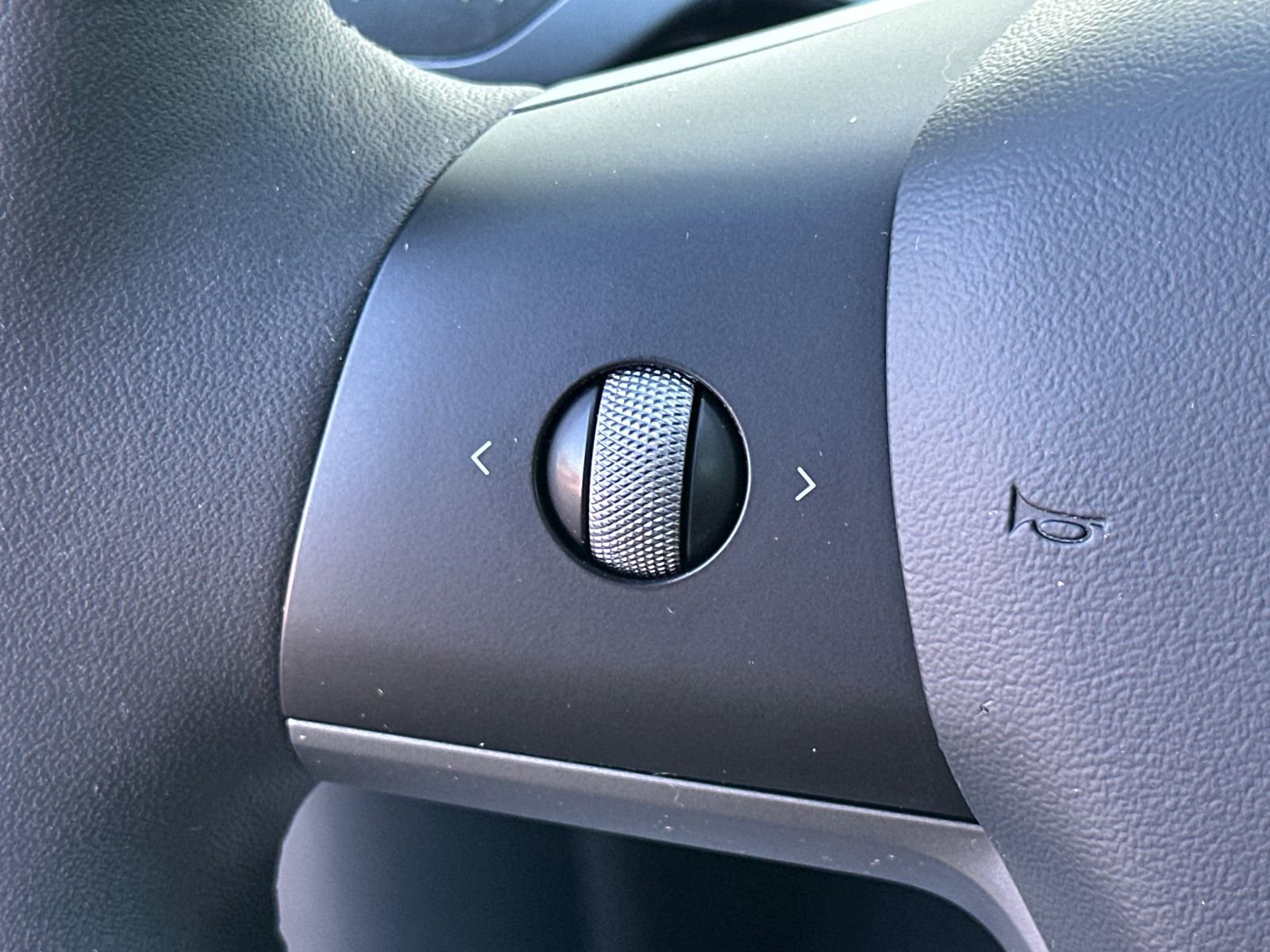 Used 2021 Tesla Model Y Long Range image 30