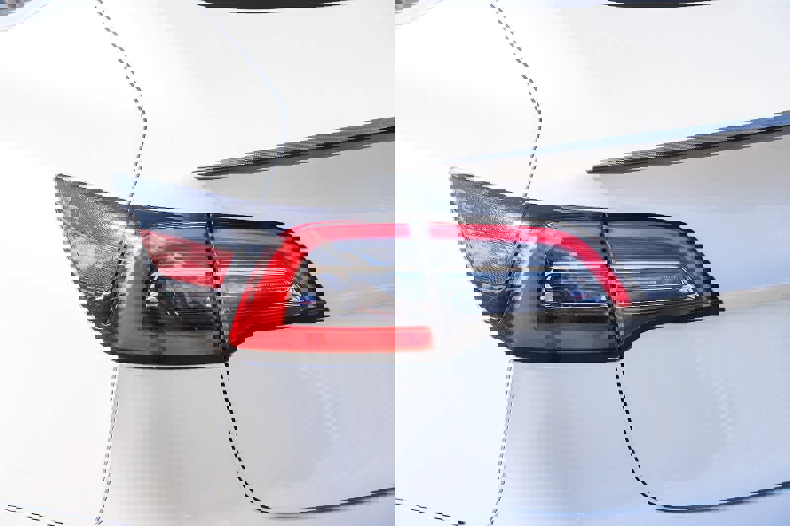 Used 2020 Tesla Model 3 Performance image 9