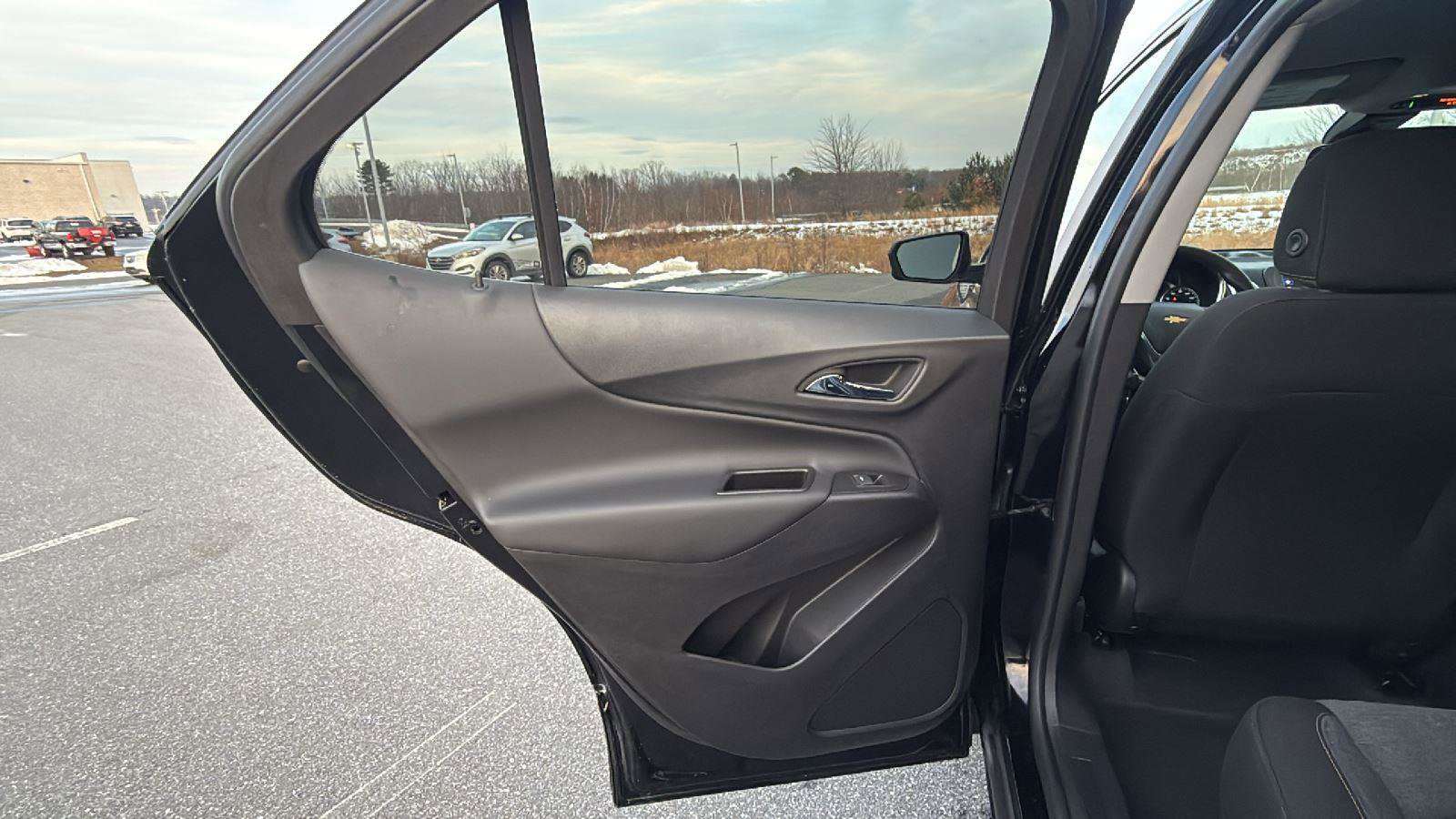 Used 2022 Chevrolet Equinox LT image 23