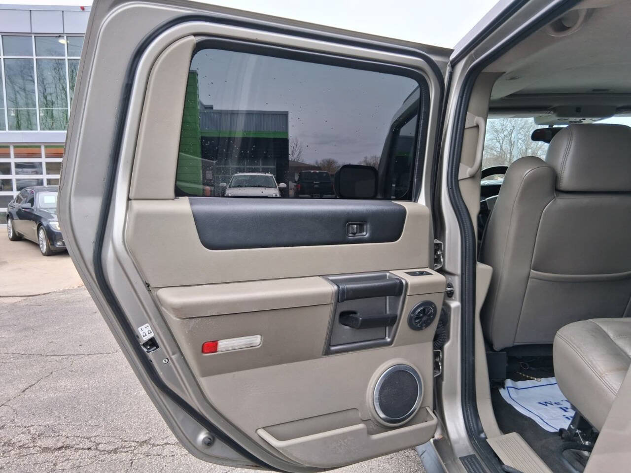 Used 2003 HUMMER H2 Base 4dr 4WD SUV w/ Preferred Equipment Group image 12