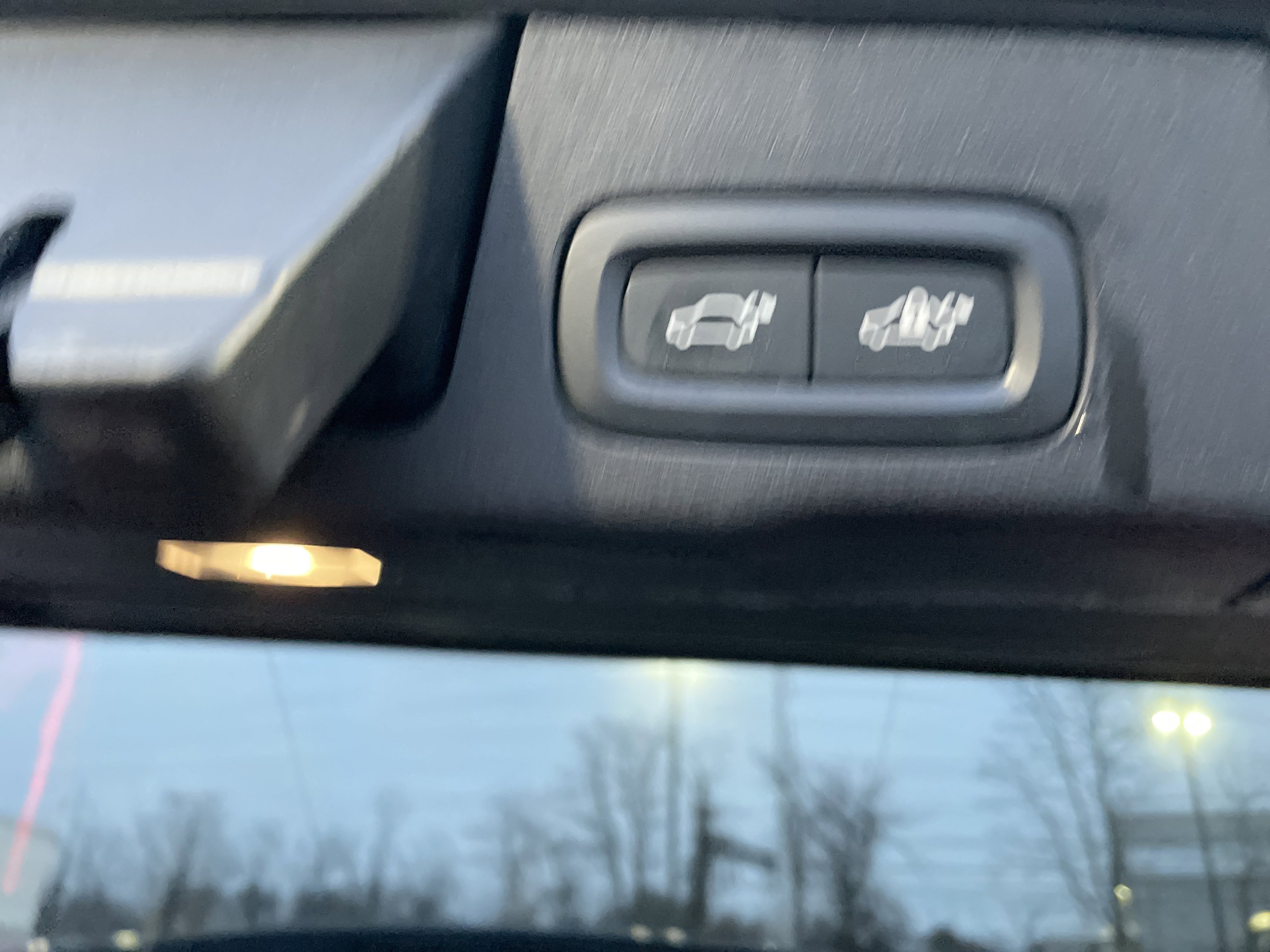 Used 2025 Volvo XC60 B5 Plus image 27