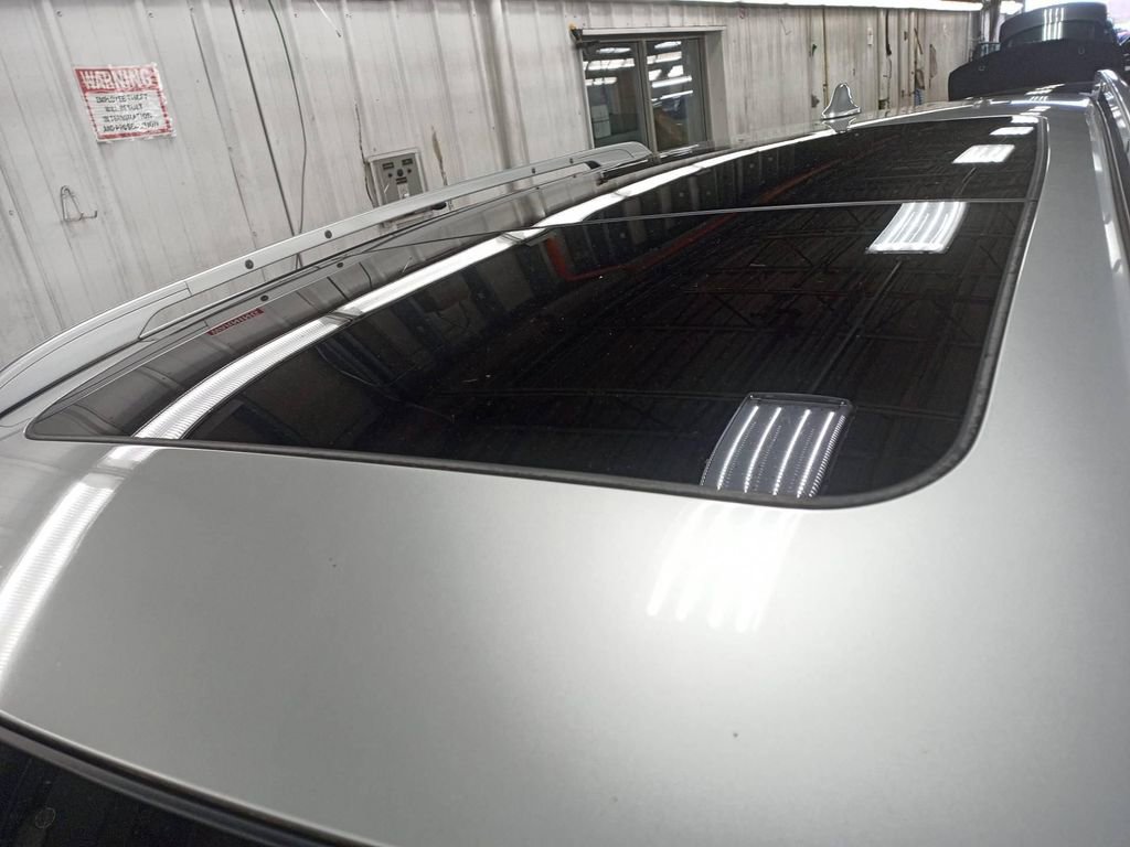 Used 2018 Nissan Rogue SL w/ Premium Package image 6