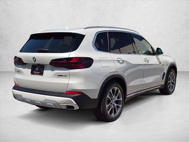 New 2026 BMW X5 xDrive40i w/ Premium Package AWD/4WD image 2