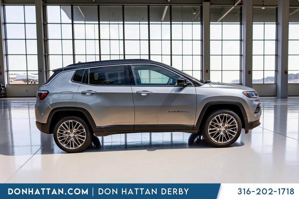 Used 2023 Jeep Compass Limited w/ Elite Group AWD/4WD image 37