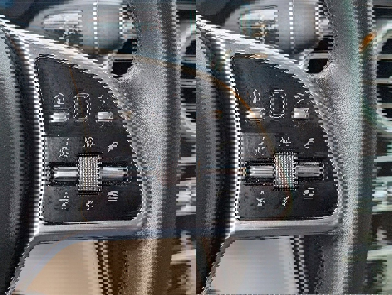 Used 2022 Mercedes-Benz GLC 300 w/ Premium Package Lite image 20