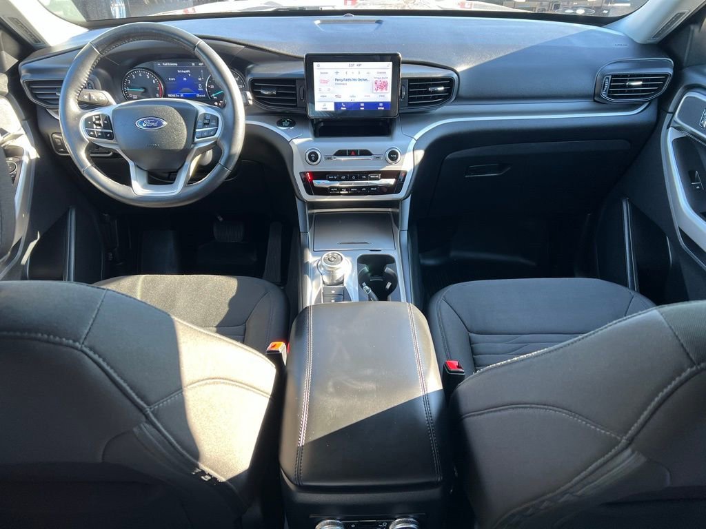 Used 2021 Ford Explorer XLT image 25