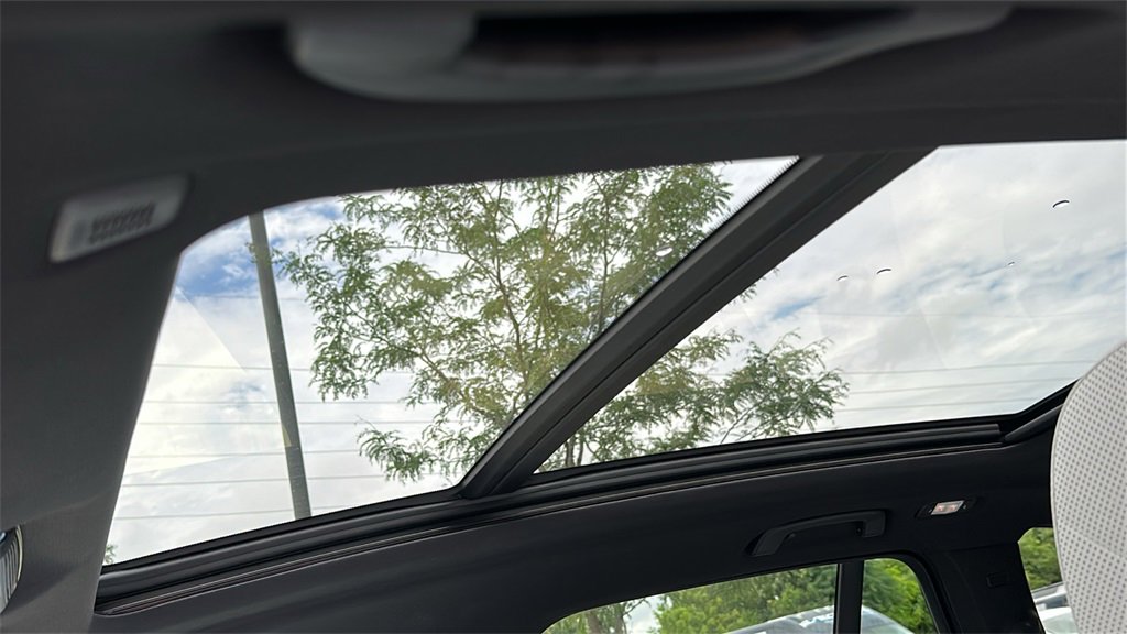 Used 2024 BMW X5 M60i w/ Climate Comfort Package image 12