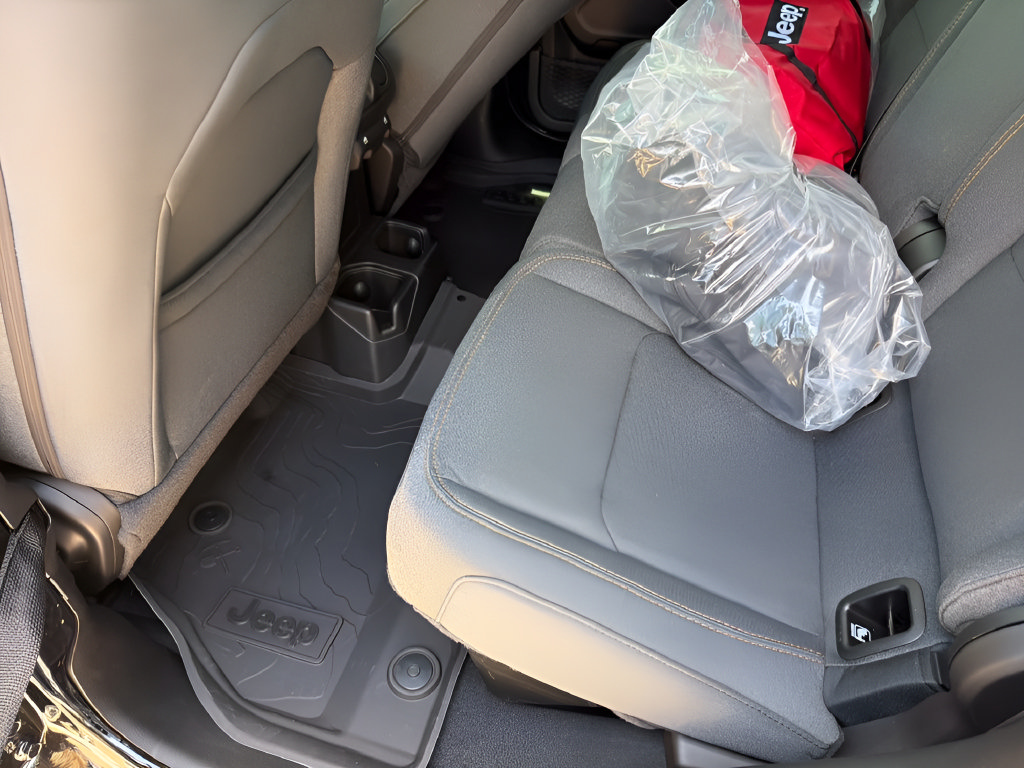 New 2026 Jeep Gladiator Sport AWD/4WD image 32