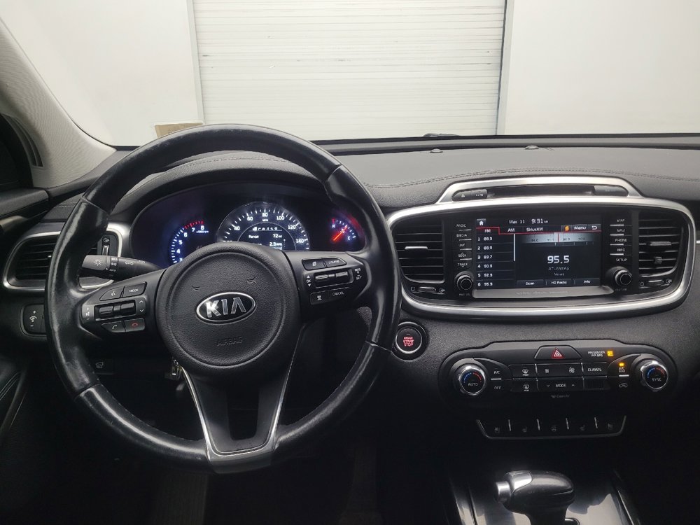 Used 2018 Kia Sorento SX image 22