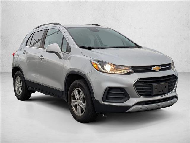Used 2020 Chevrolet Trax LT w/ LT Convenience Package image 3