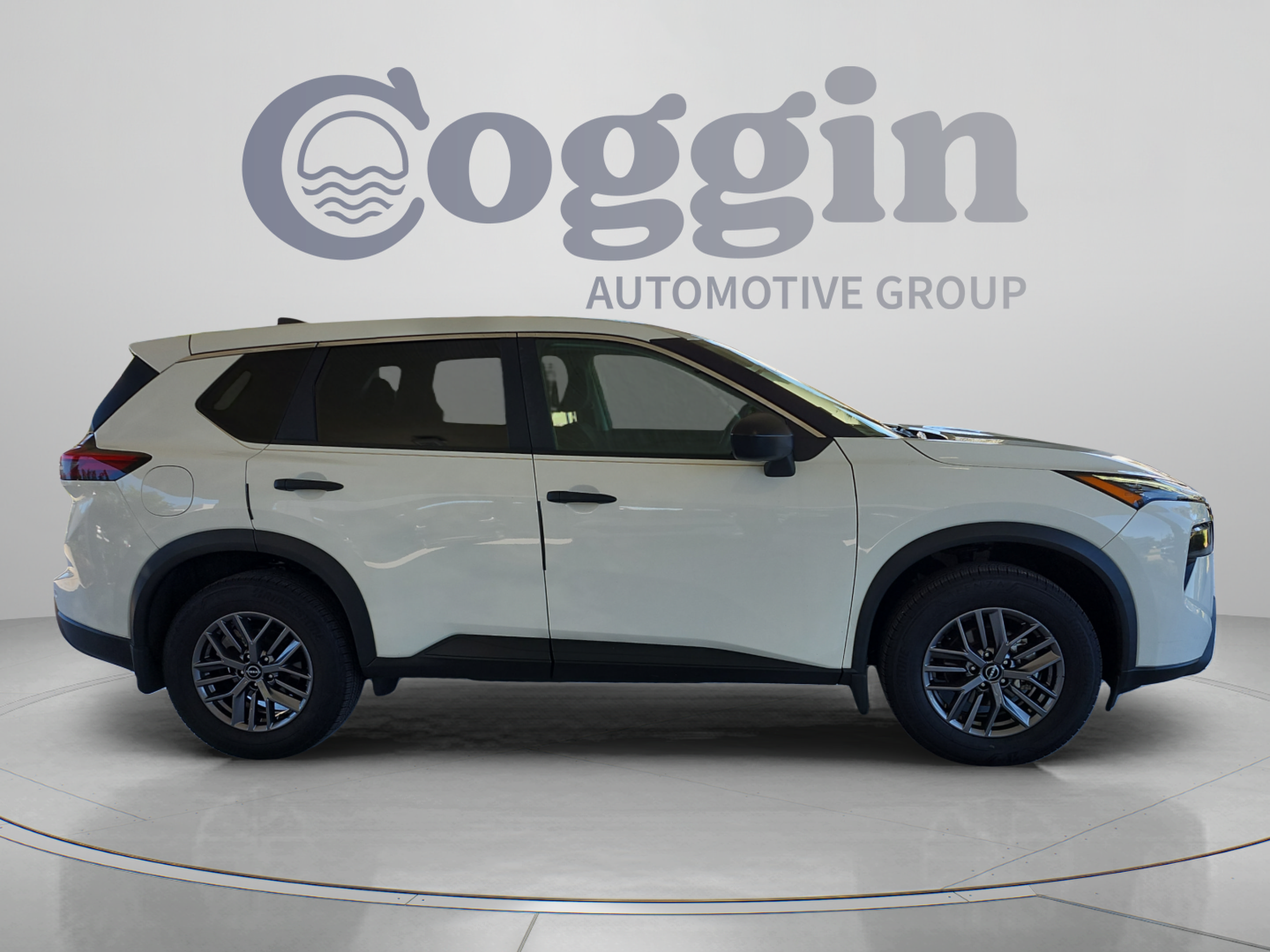 Used 2024 Nissan Rogue S FWD image 6