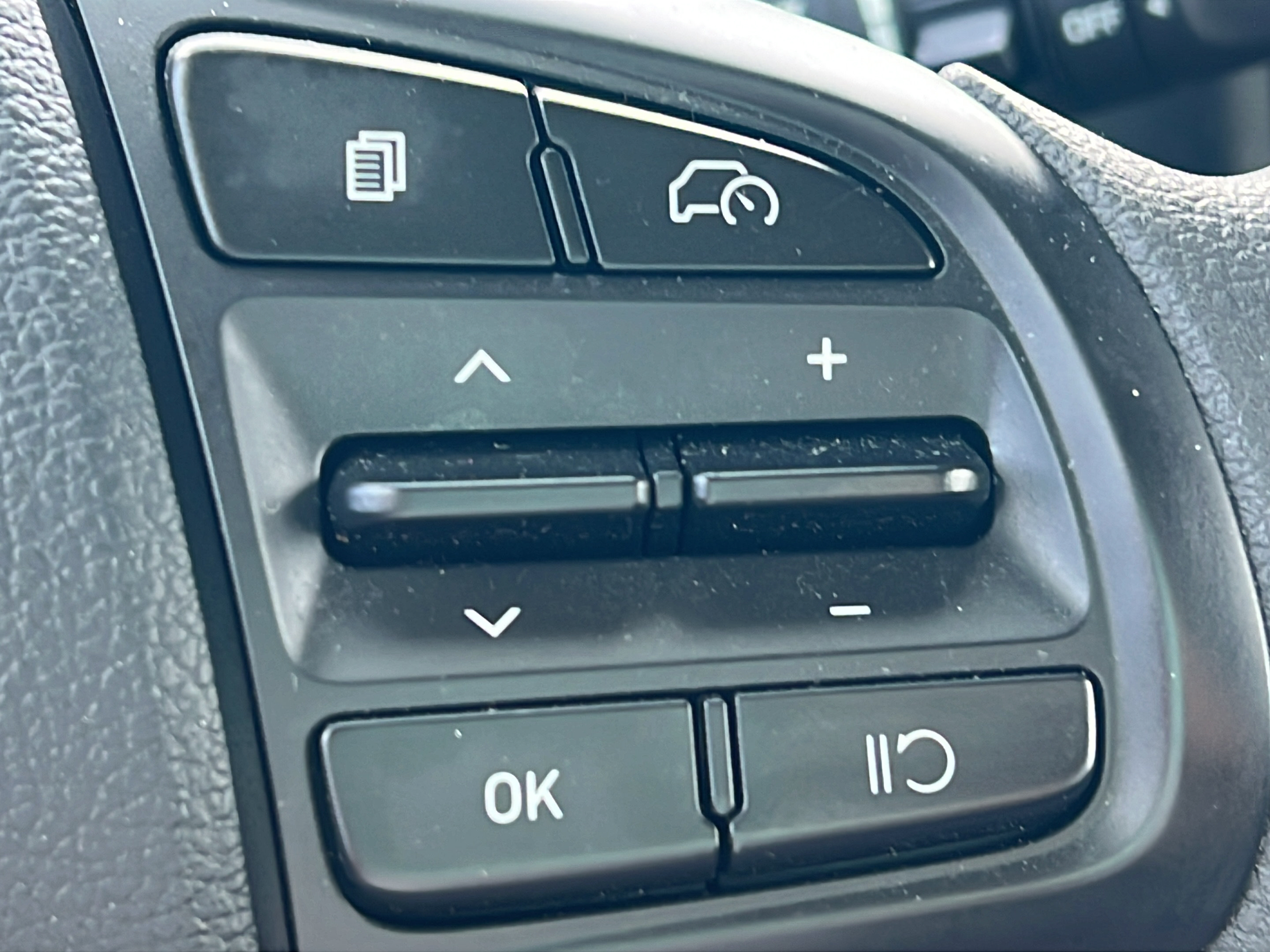 Certified 2024 Hyundai Venue SE FWD image 20