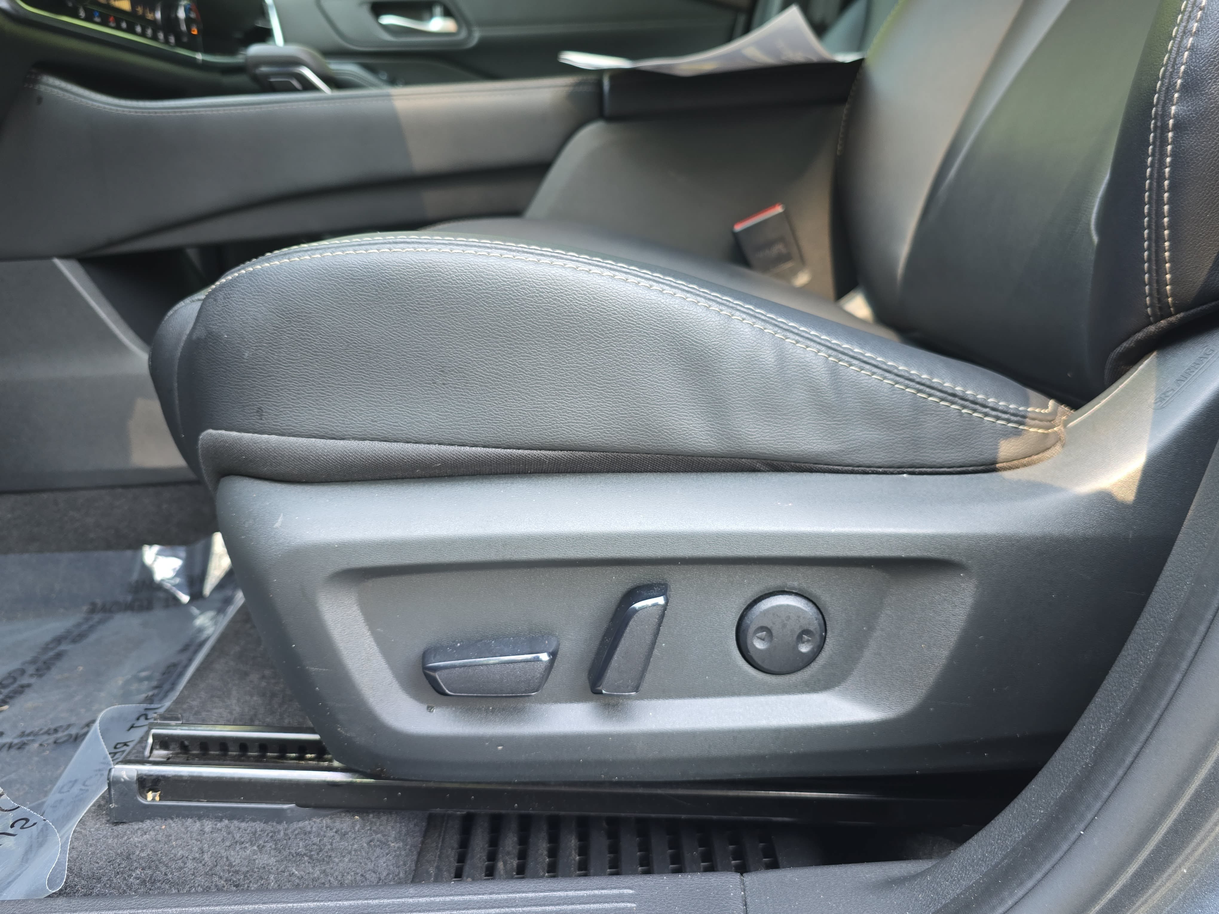 Used 2023 Nissan Rogue SL w/ SL Premium Package FWD image 28