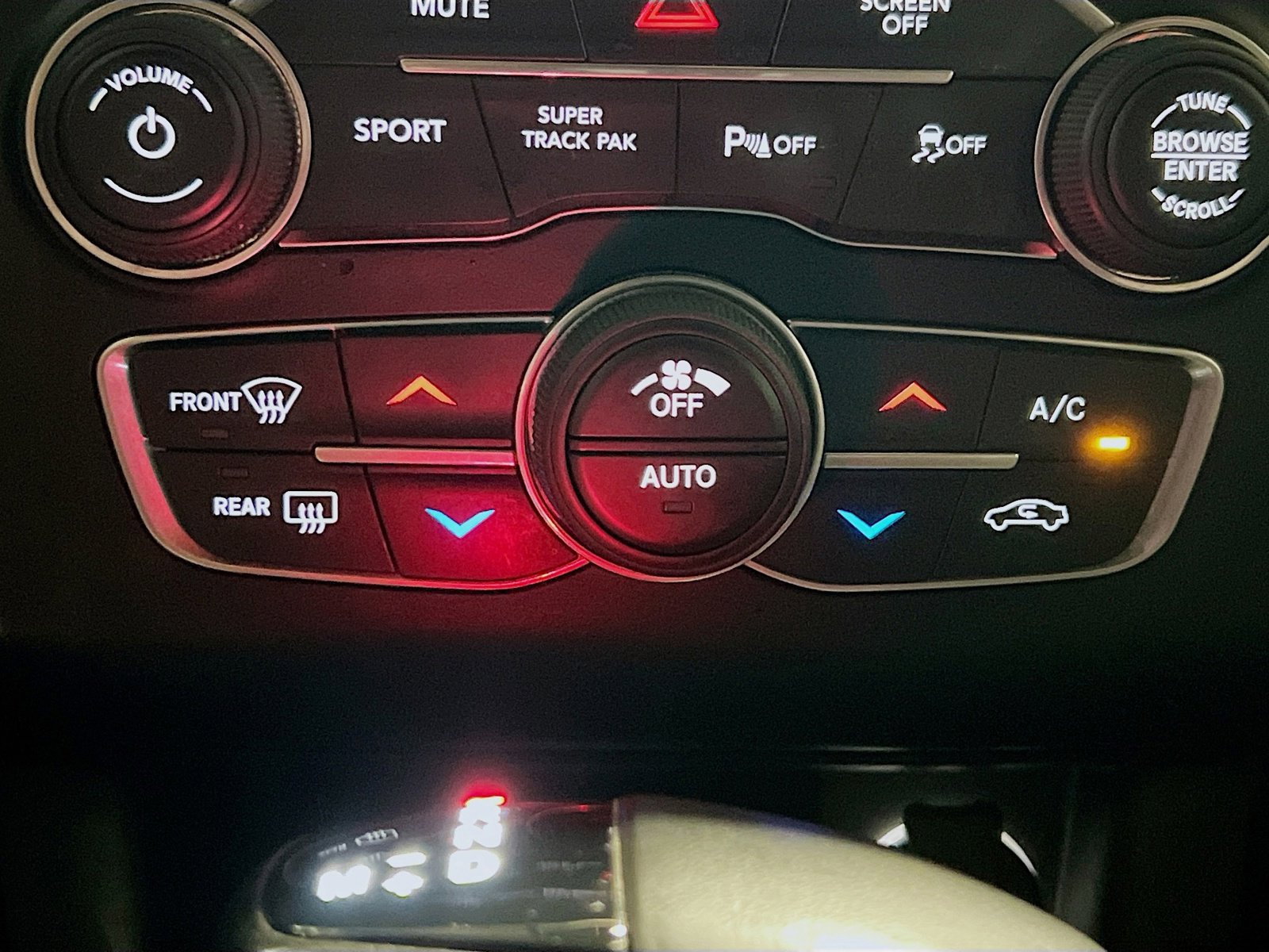 Used 2018 Dodge Charger R/T Scat Pack RWD image 11