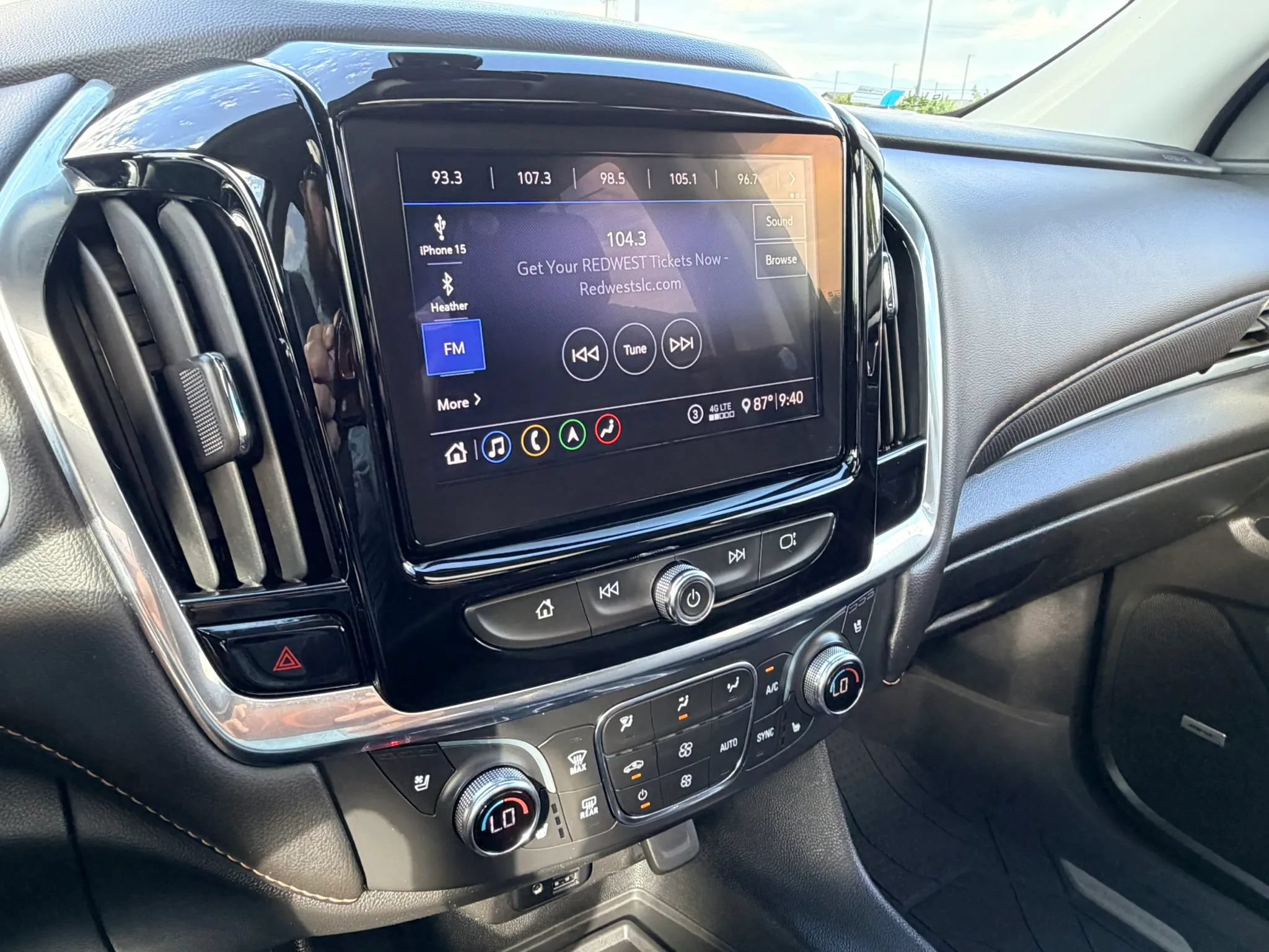 Used 2021 Chevrolet Traverse Premier w/ Redline Edition AWD/4WD image 18