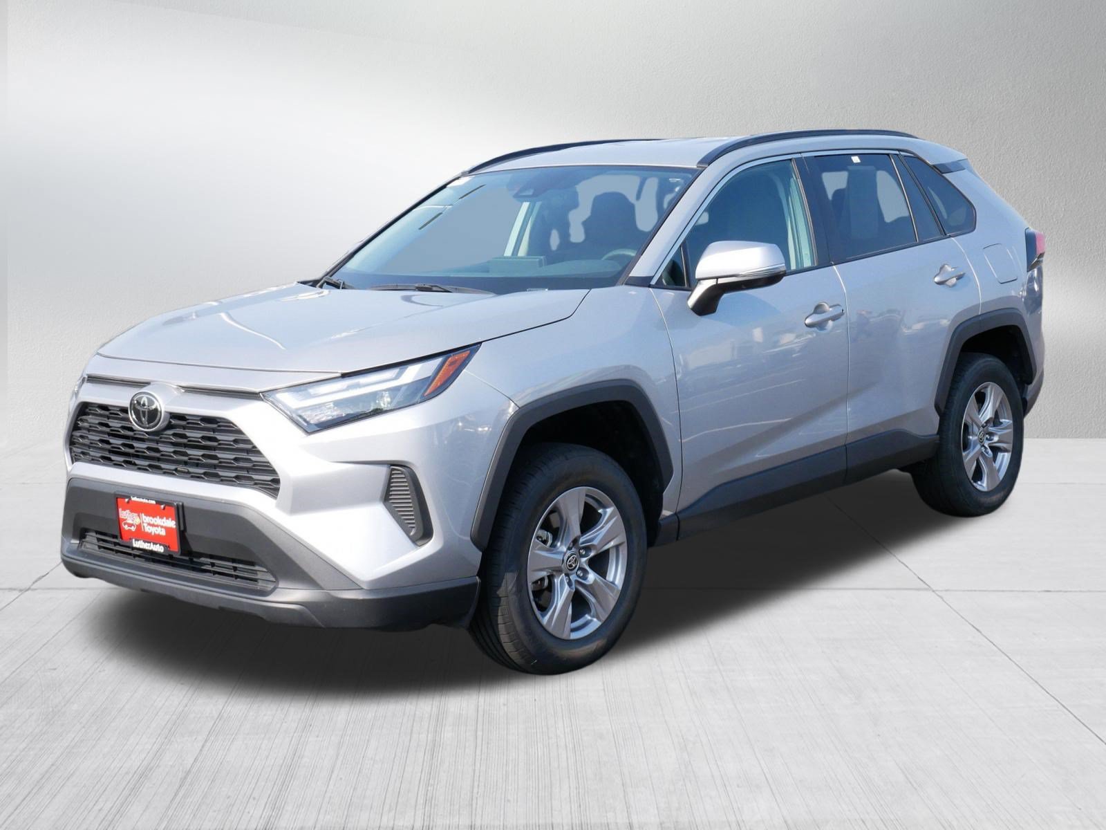 Certified 2025 Toyota RAV4 XLE AWD/4WD image 3