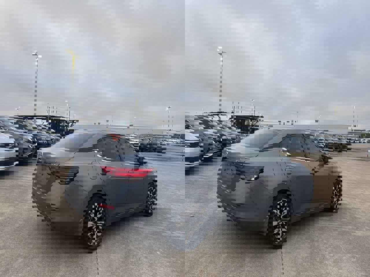 Used 2022 Nissan Sentra SV w/ SV Premium Package image 19