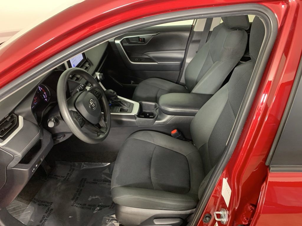 Used 2024 Toyota RAV4 LE image 28