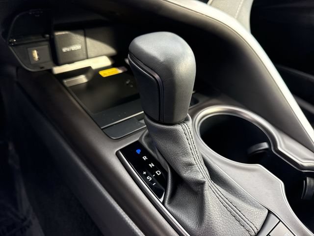 Used 2024 Toyota Camry SE w/ Cold Weather Package FWD image 20
