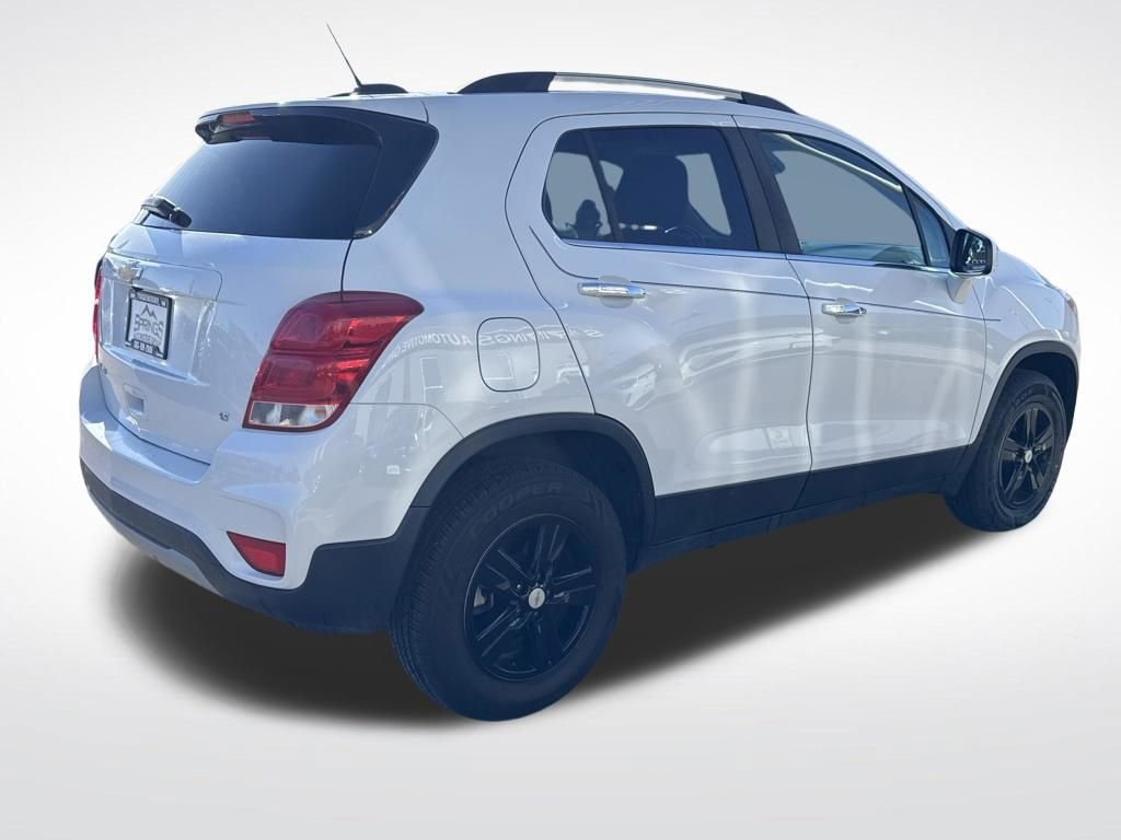Used 2018 Chevrolet Trax LT w/ LT Convenience Package image 5