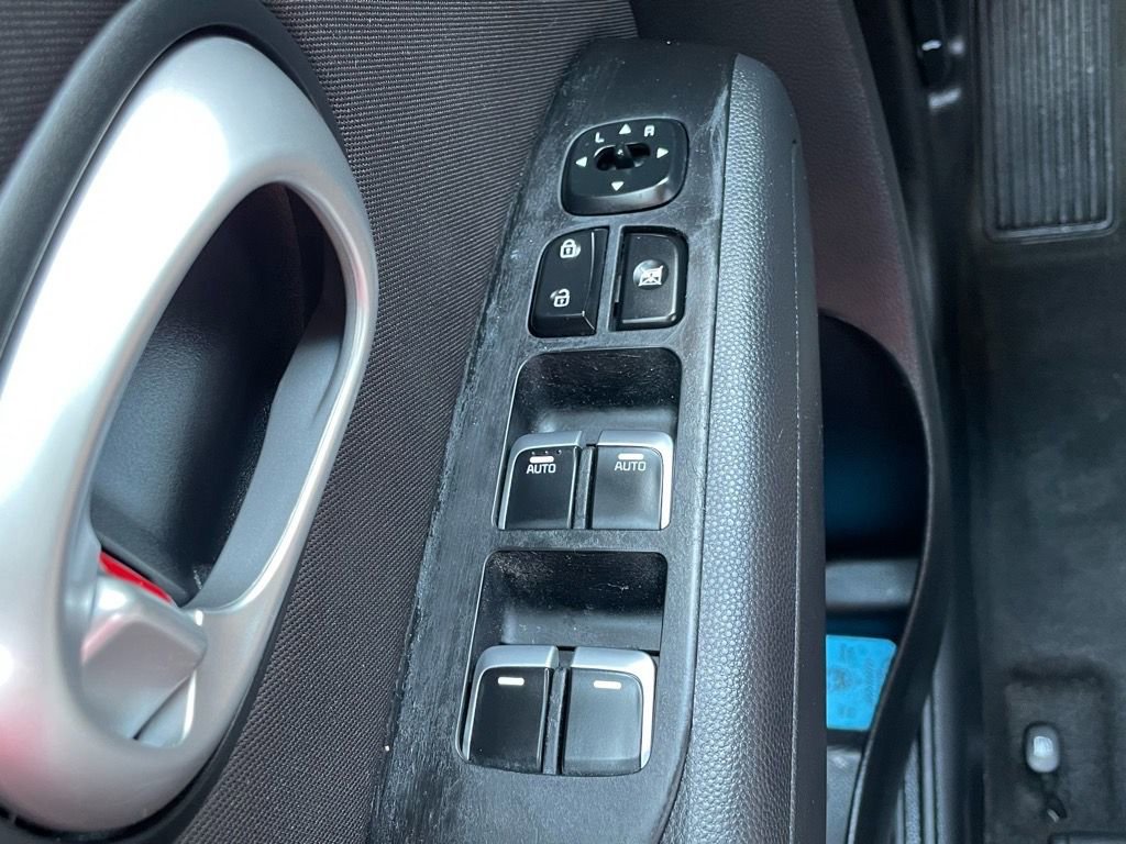 Used 2019 Kia Soul + image 21