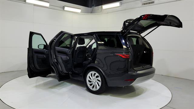 Used 2024 Land Rover Discovery S AWD/4WD image 31