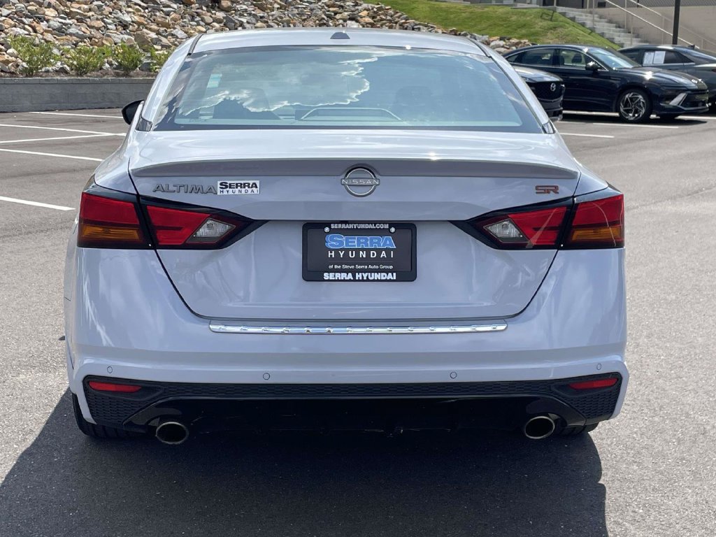 Used 2023 Nissan Altima 2.5 SR w/ SR Premium Package AWD/4WD image 4