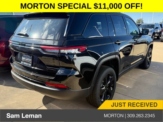 New 2025 Jeep Grand Cherokee Limited w/ Black Appearance Package image 8