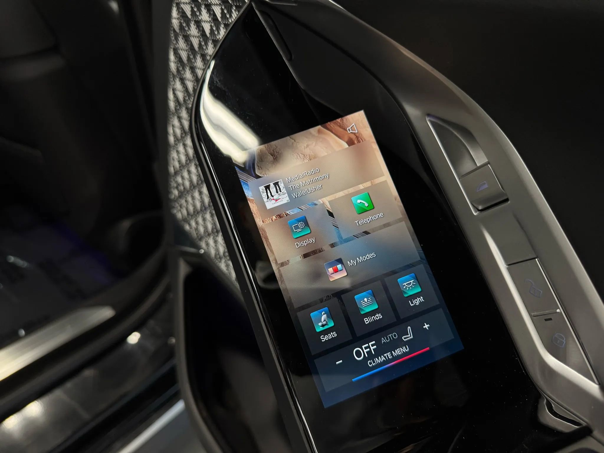 Used 2024 BMW i7 xDrive60 w/ Executive Package image 30