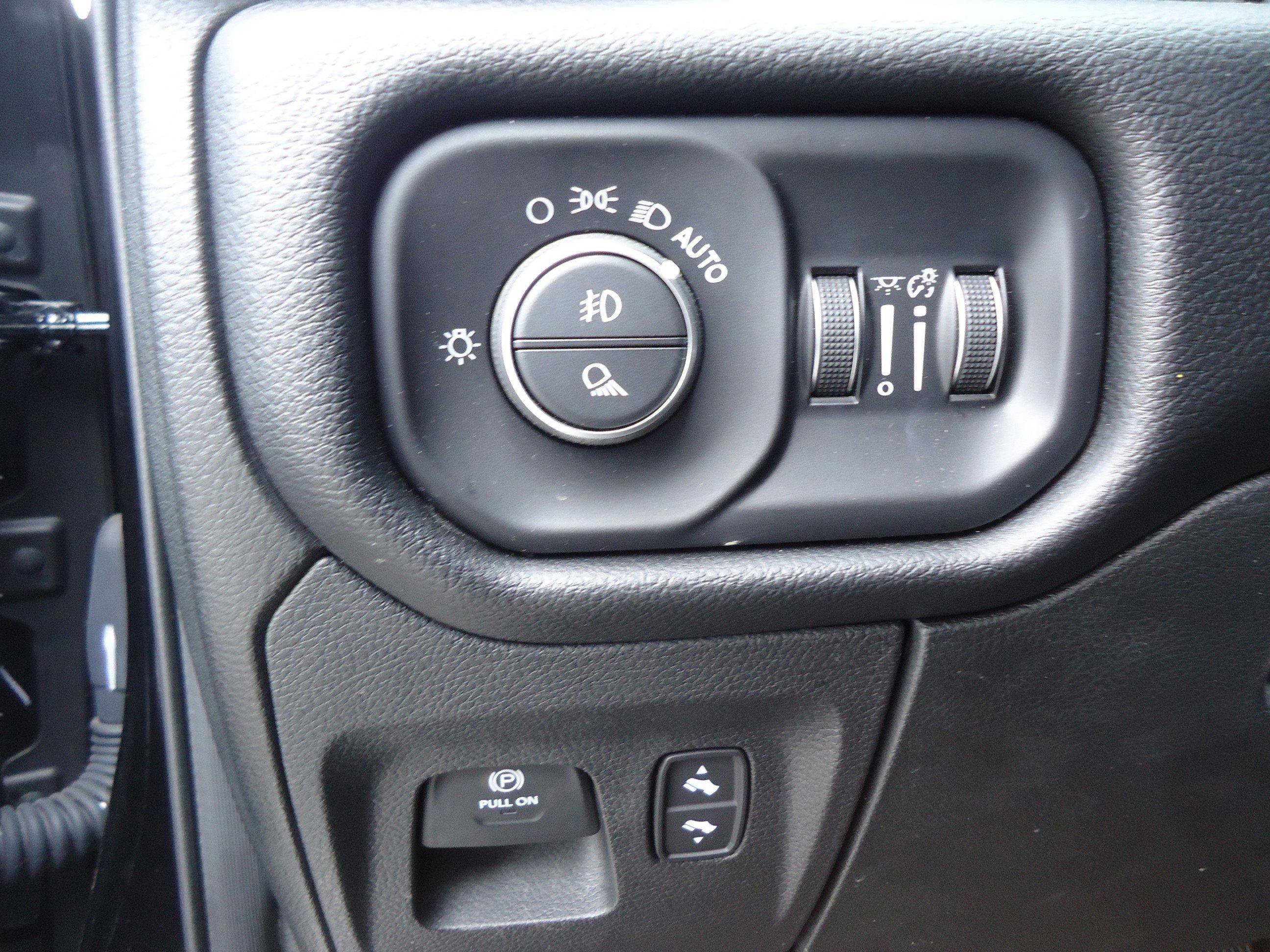 Used 2019 RAM 1500 Big Horn image 15