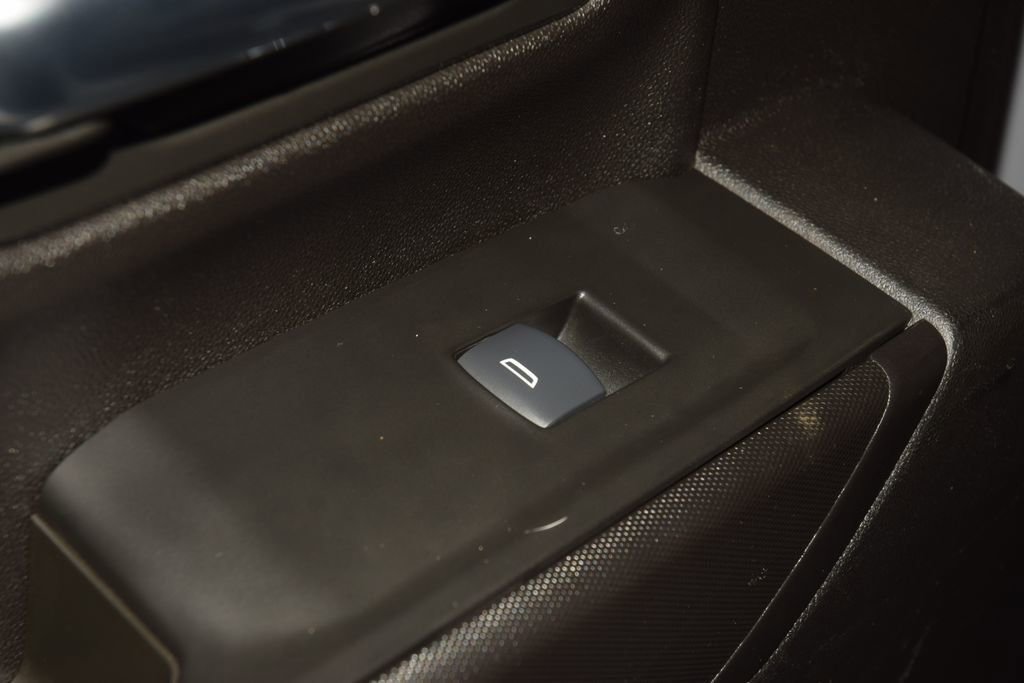 Used 2025 GMC Sierra 3500 Pro w/ Convenience Package image 33