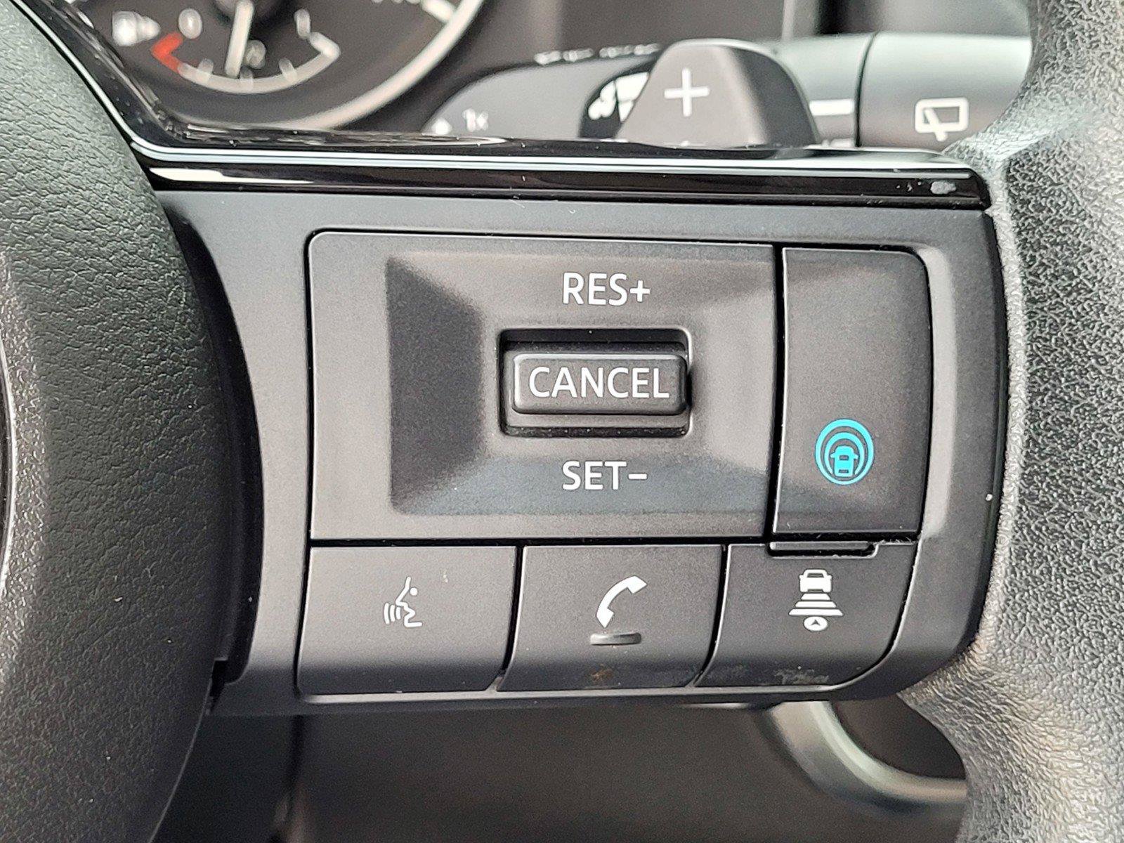 Used 2023 Nissan Rogue SV AWD/4WD image 29