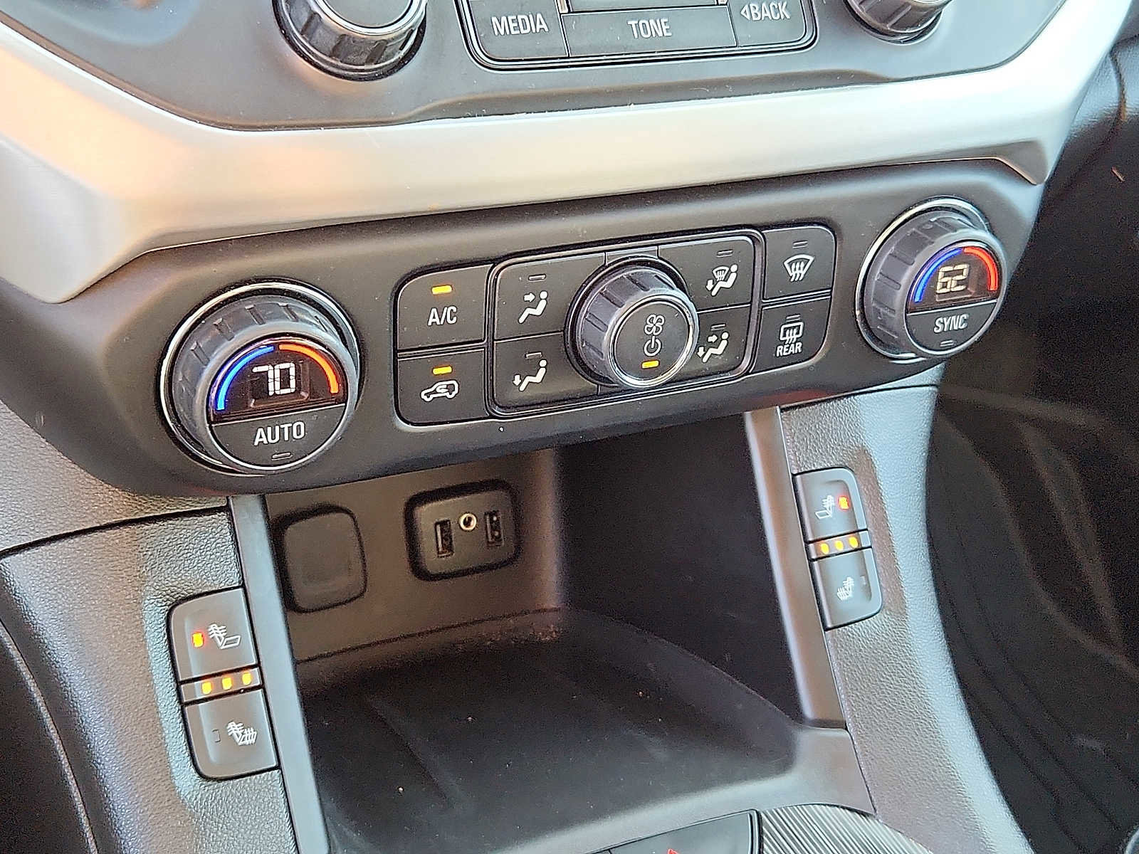 Used 2019 GMC Acadia SLT w/ LPO, Floor Liner Package AWD/4WD image 15