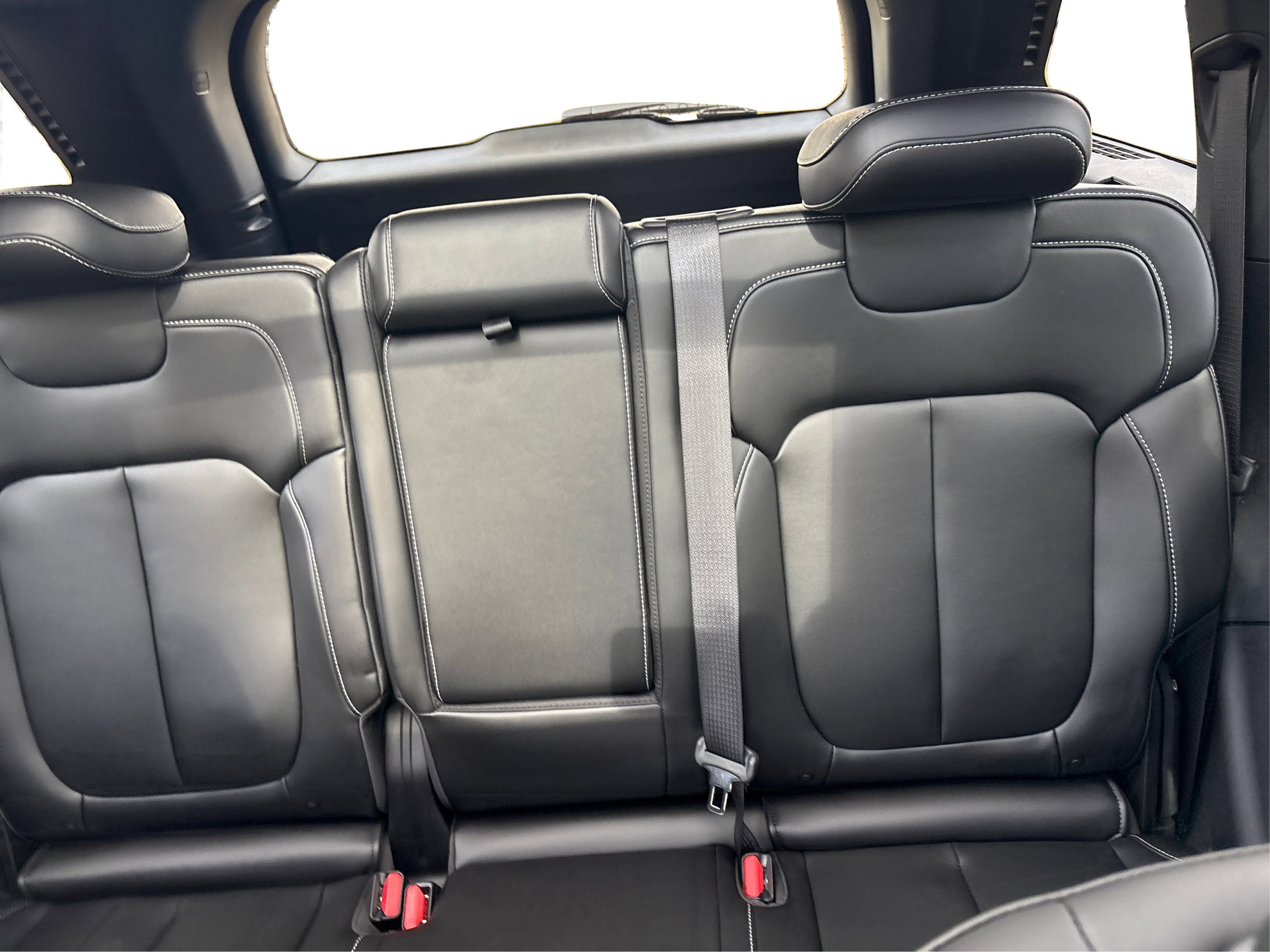 New 2025 Jeep Grand Cherokee Limited w/ Trailer Tow Package image 17