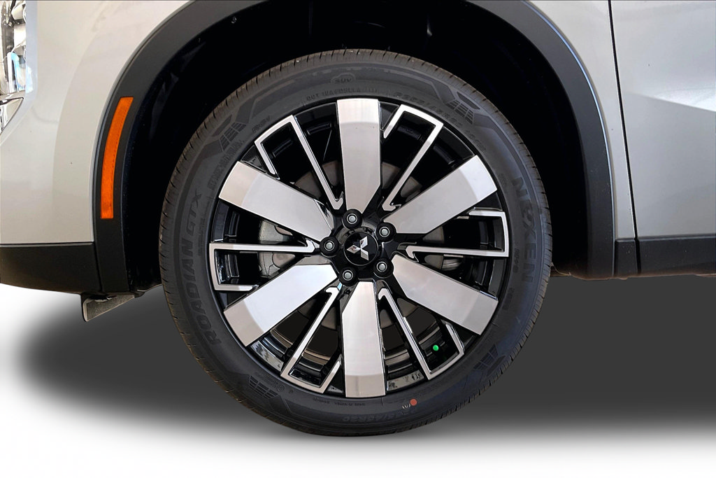 New 2026 Mitsubishi Outlander SE AWD/4WD image 12