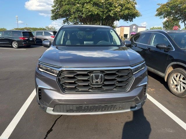 Used 2025 Honda Pilot EX-L image 2