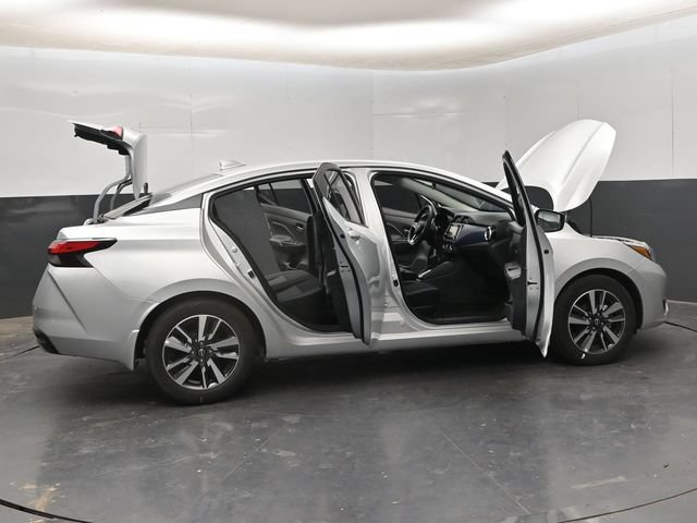 New 2025 Nissan Versa SV w/ Trunk Package FWD image 28