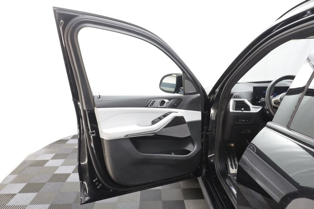 Used 2026 BMW X5 M60i AWD/4WD image 5